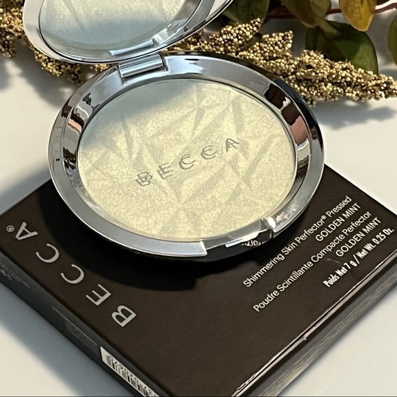 BECCA Shimmering Skin Perfector Pressed GOLDEN MINT *DISCONTINUED* - Picture 10 of 12